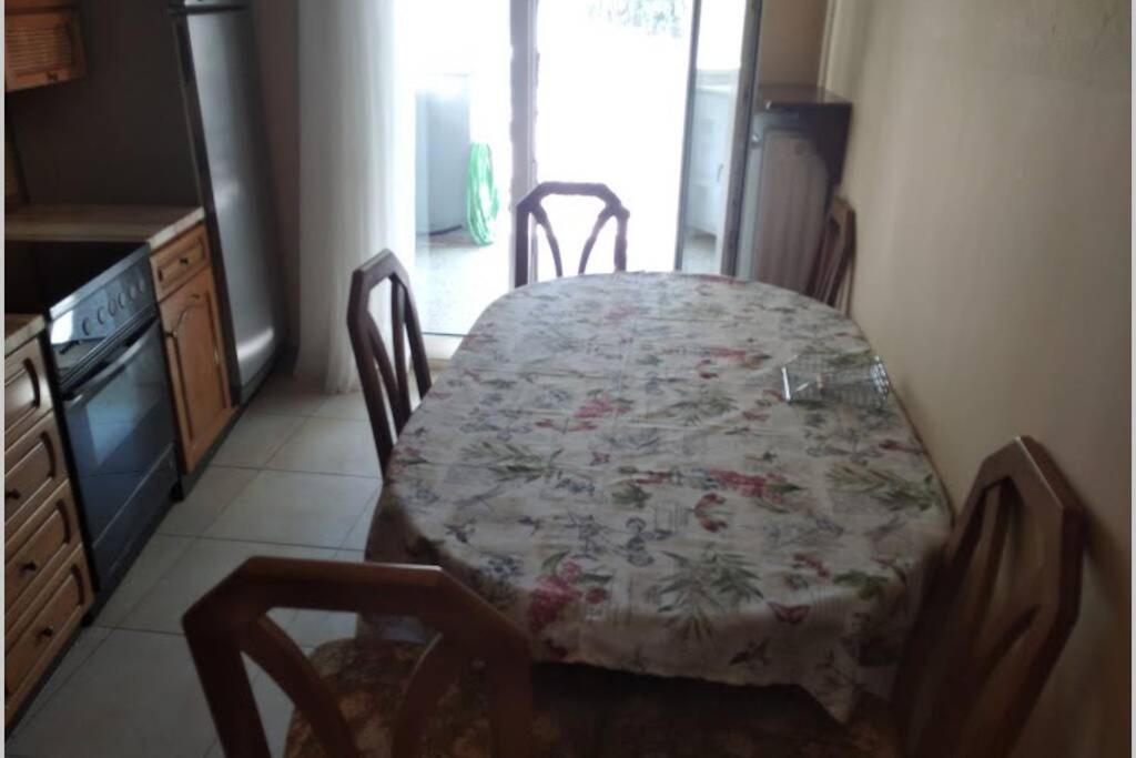 Debby'S Central Apartment Kavala Exteriör bild