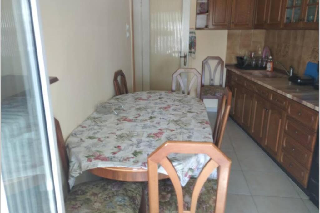 Debby'S Central Apartment Kavala Exteriör bild