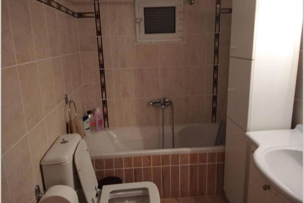 Debby'S Central Apartment Kavala Exteriör bild
